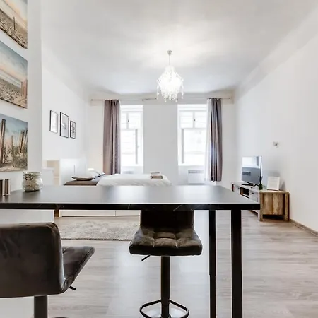 Apartment Lovely Heart Of