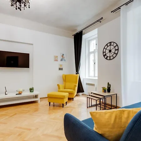 New Moderated školská *